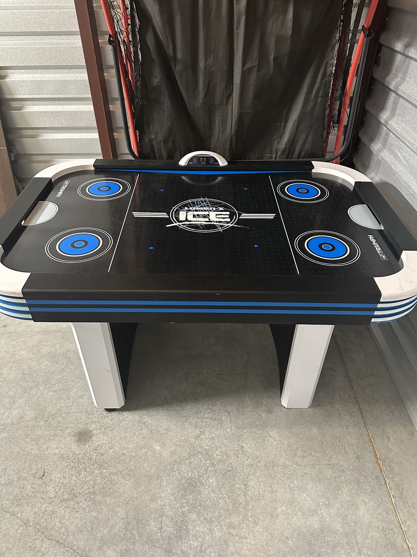 Air Hockey Table