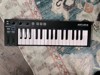 Arturia Keystep 37 midi keyboard