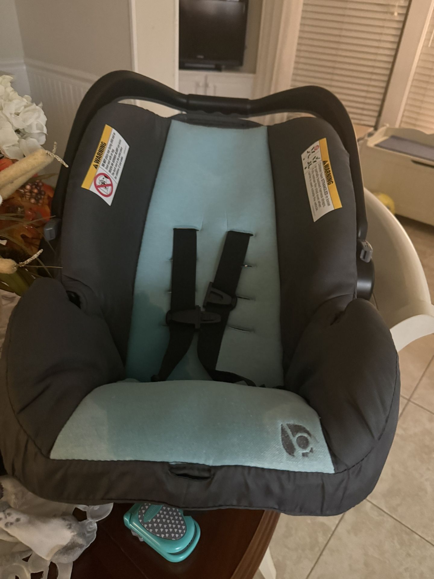 Blue BabyTrend Infant Car Seat