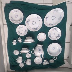 Walbrzych Fine China Set