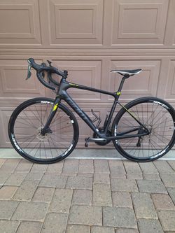 GIANT DEFY ADVANCED 3 FULL CARBON ROAD BIKE