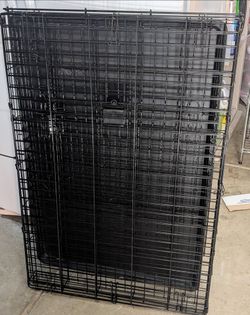 Dog Kennel 43in by 27in excellent condition