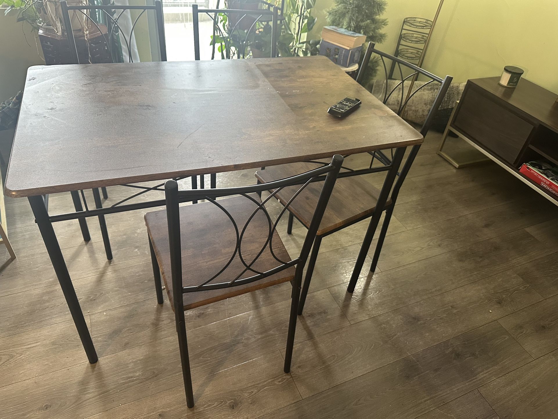 Dining Set For The Holiday