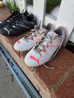 Soccer cleats, size 3 youth