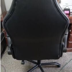 Cherrywood Desk & Gaming Chair