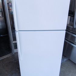Whirlpool White Apartment Size Refrigerator And Top Freezer 