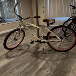 Magna Rip Curl 26-inch cruiser bike.