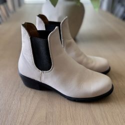 Women’s Blundstone Boots