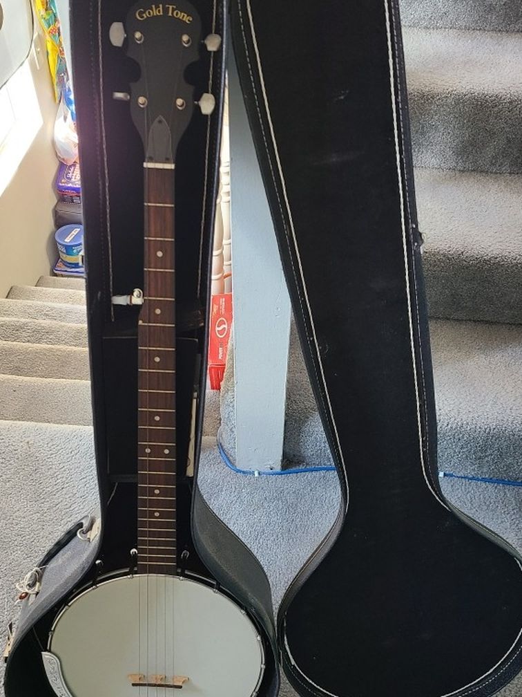 Banjo Like New With Case
