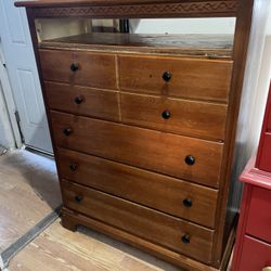 Art Van Dresser With Top Shelf 