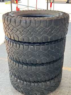 285/75/18” GOODYEAR A/T , Like New