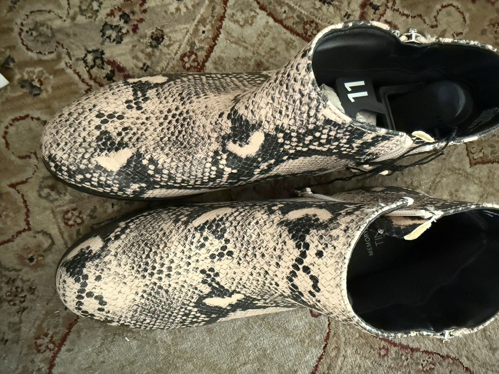 Brand New Boots 🥾 Sz 11 And Sz10 Ea 