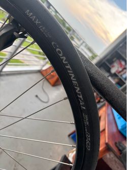 DT Swiss 700C Front Wheel with Disc Rotor & Continental Tire