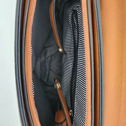 Women Fashion Casual Faux Leather B.