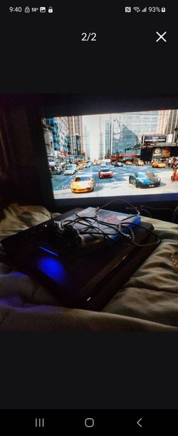 Ps4 with 3 controllers and charge dock