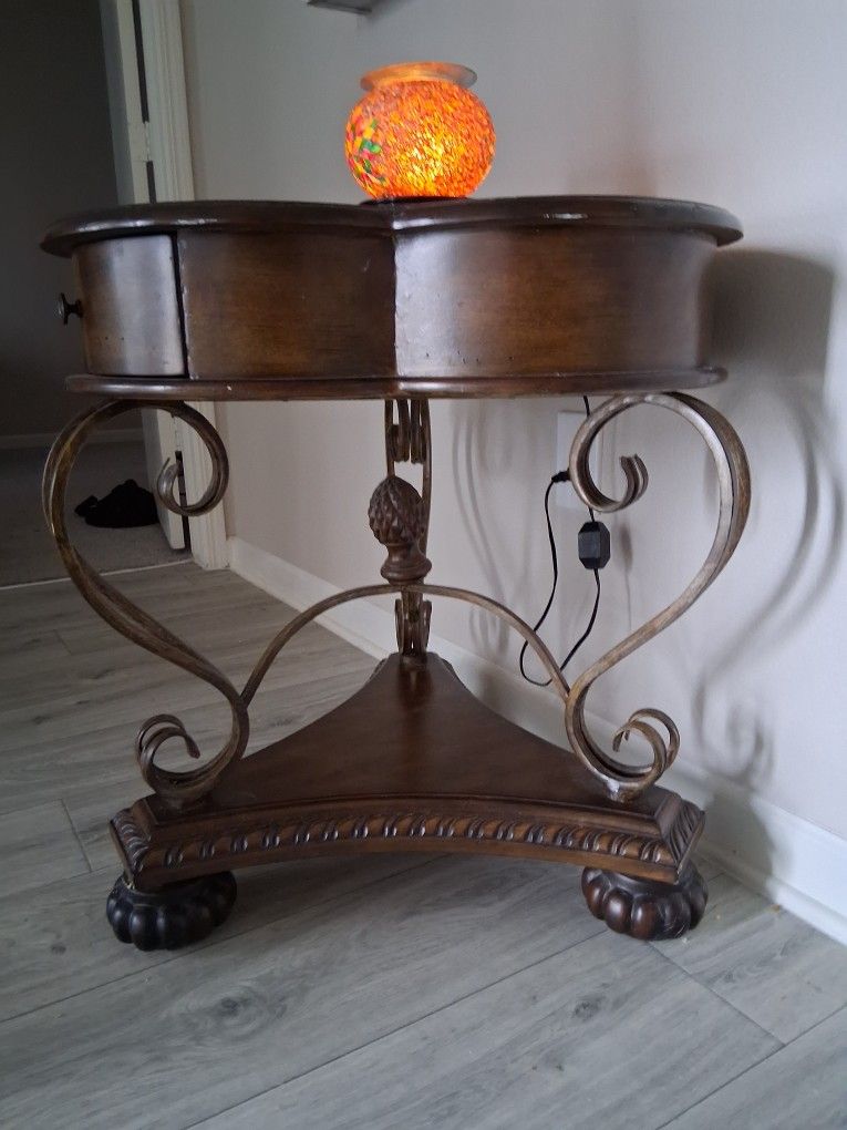 Accent Table
