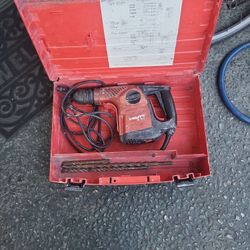 HILTI ROTARY HAMMER DRILL TE 16-C