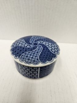 VTG JAPAN Porcelain Trinket BOX  TAKAHASHI San Francisco BLUE COBALT Florals