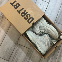 Yeezy DSRT Boot