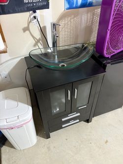 Glass bowl sink
