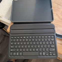 ZAGG Keyboard Case And Apple Pencil (2nd Generation) 