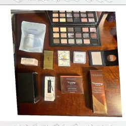 Awaken Your Creative Powers with Pro Makeup Artist Toolkit run against
