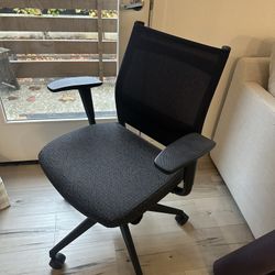 Office Chair - Like New 