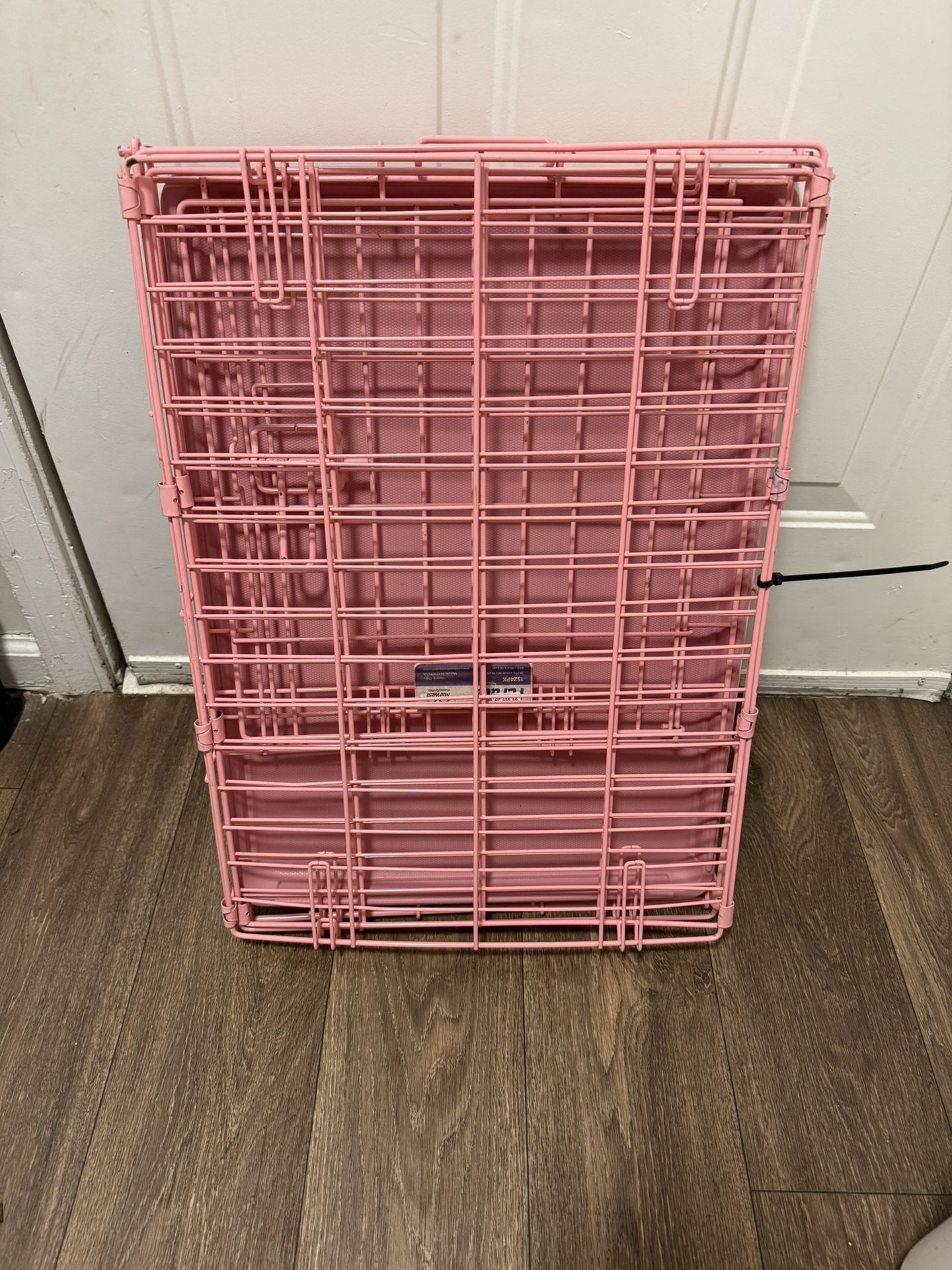 Small pink Dog Crate
