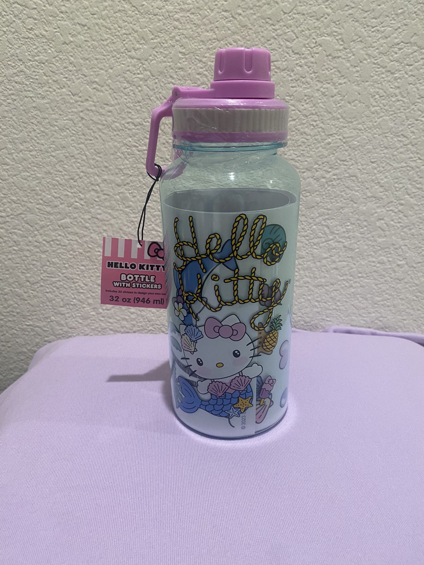 Hello Kitty Water Bottle (New)
