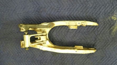 2001 426 yamaha swingarm