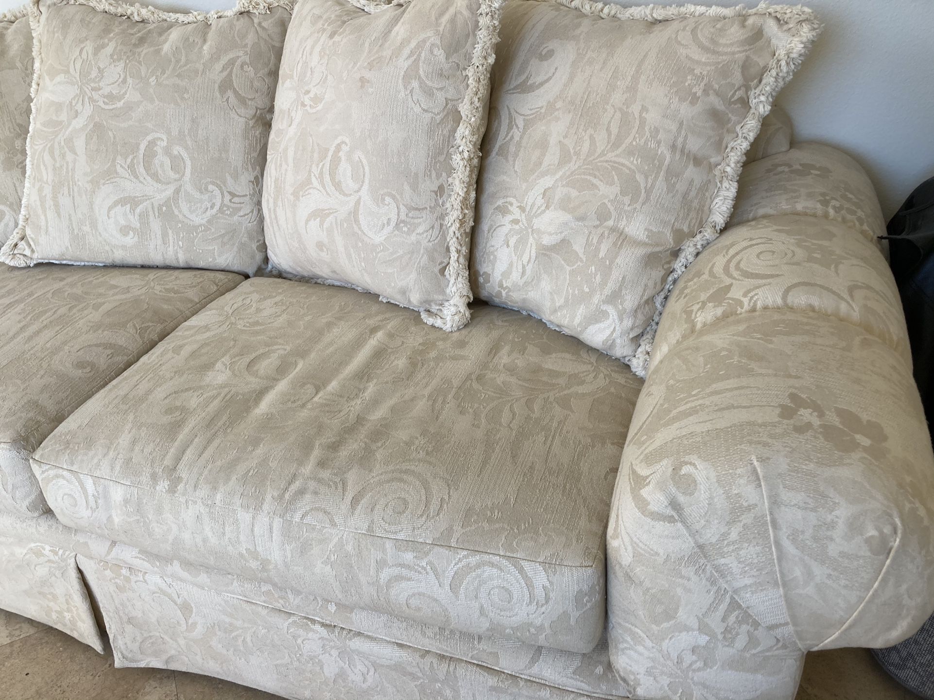 Luxurious High End Off white/ Beige Couch