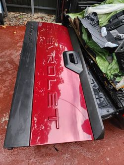 Avalanche Tailgate 03-06