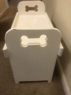 Dog food stand