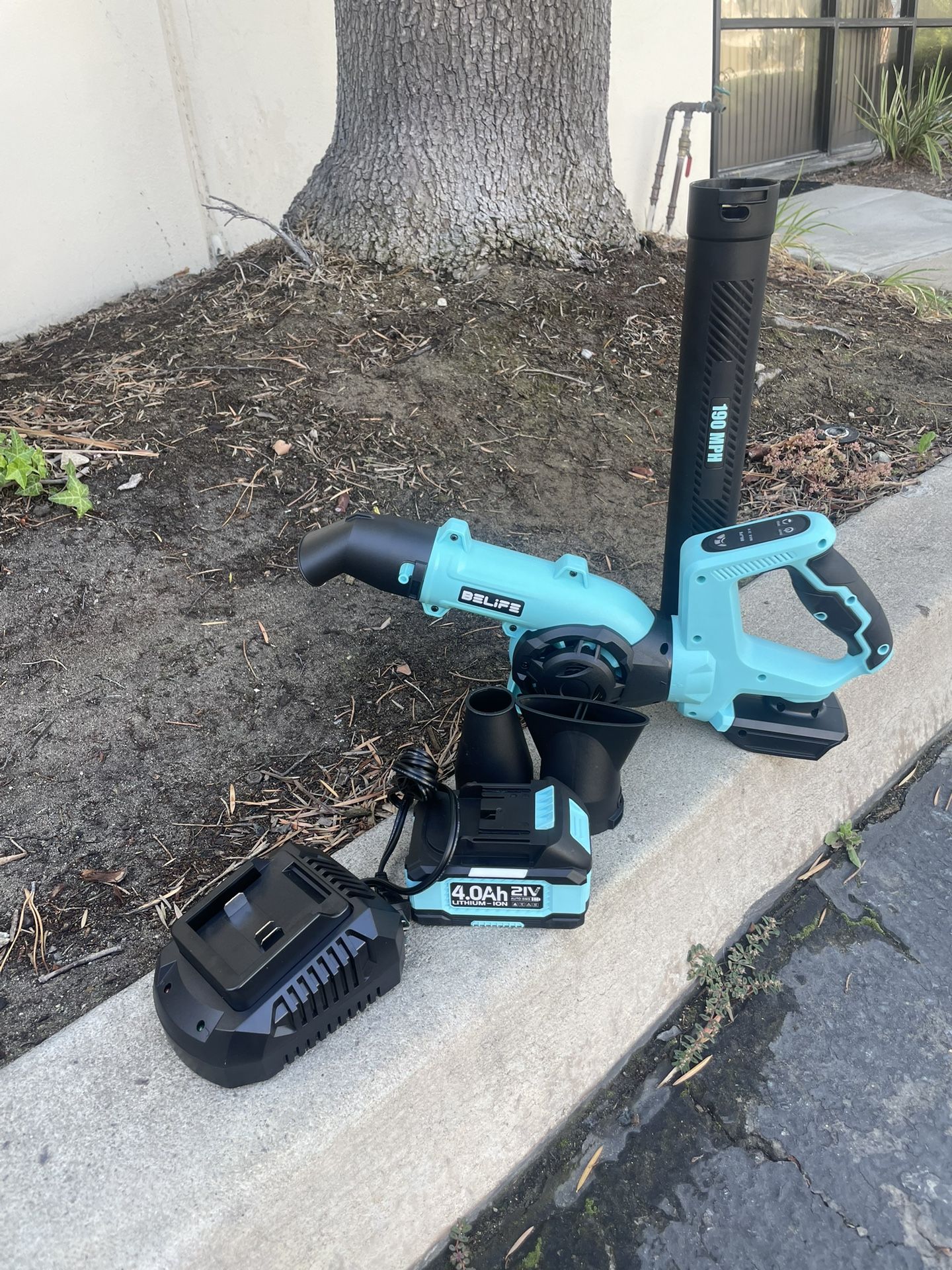 21 Volt Rechargeable Leaf Blower With Battery And Charger