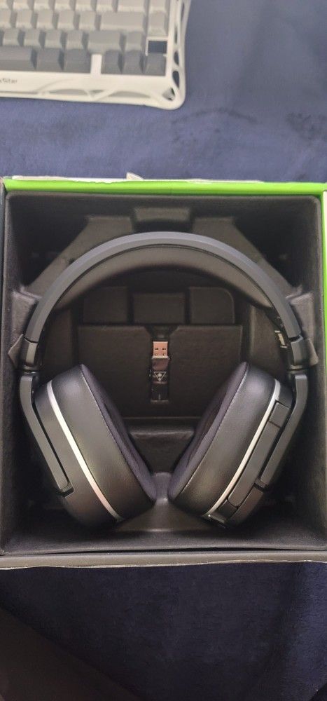 Turtle Beach Stealth™ 700 Gen 2 MAX Wireless Gaming Headset for PlayStation 4/5 & PC, Black