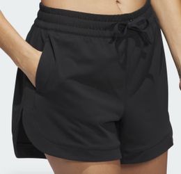 Brand Adidas women’s black golf shorts large