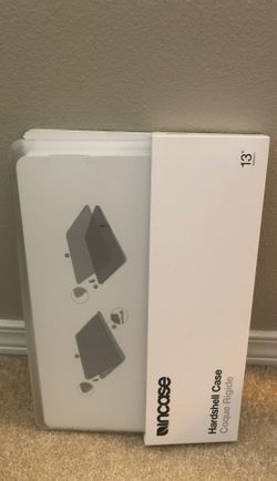 Incase hard shell Case MacBook Pro 13” $20
