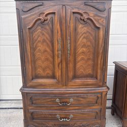 French Provincial Dresser 