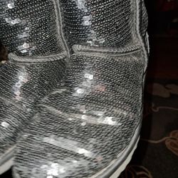 Black Sequence Uggs  Size6 50.00 