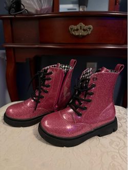 Kids size 11 boots
