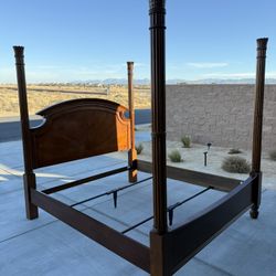 Broyhill Four Post King Size Bed Frame