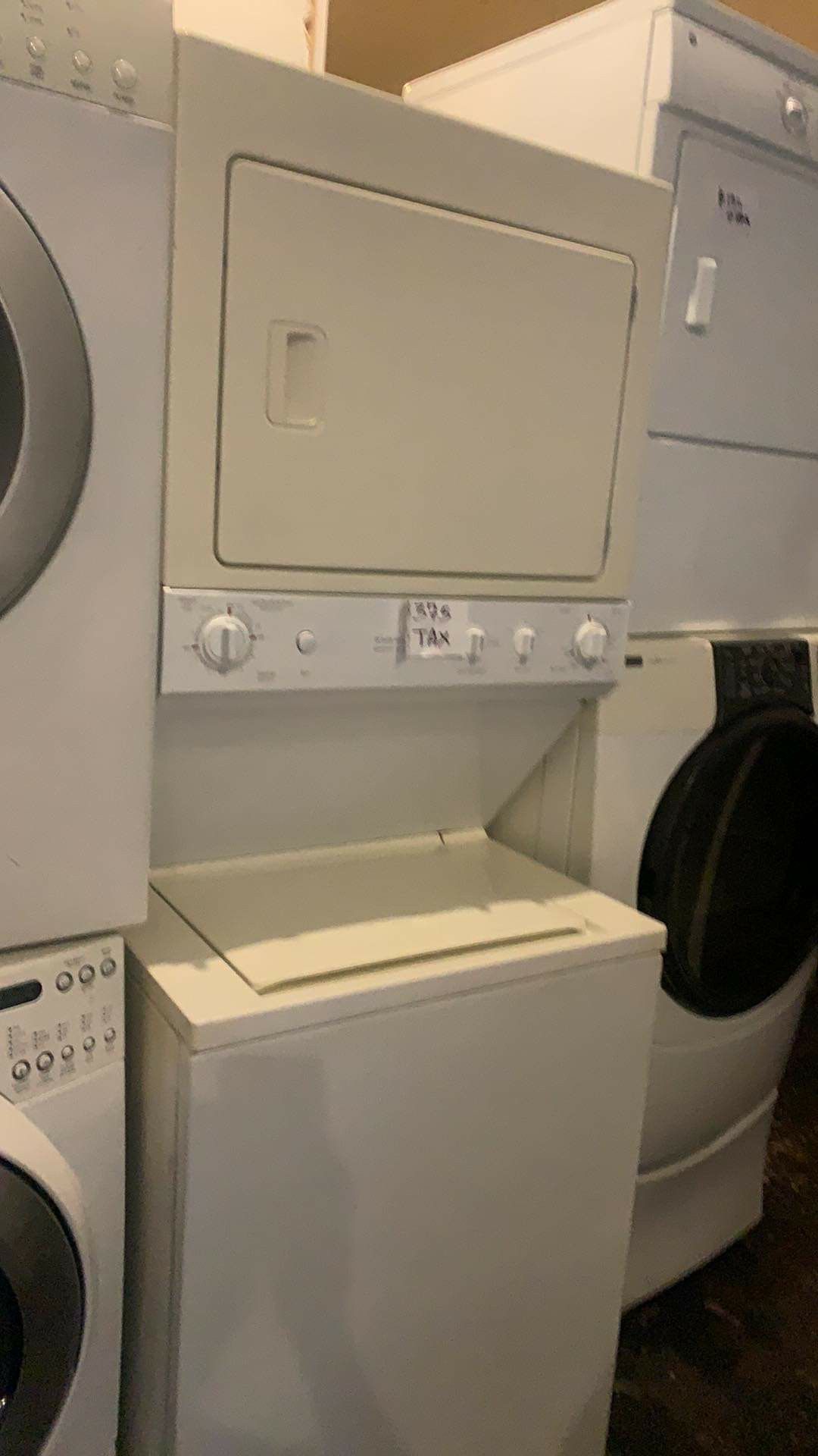 Washer and dryer stackable excellent condition
