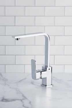 Brand New Single Lever Basin Durable Brushed Kitchen Faucet