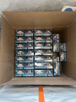 2025 Topps Chrome Football Mega Box x17
