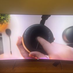 65 In Samsung Curved Tv