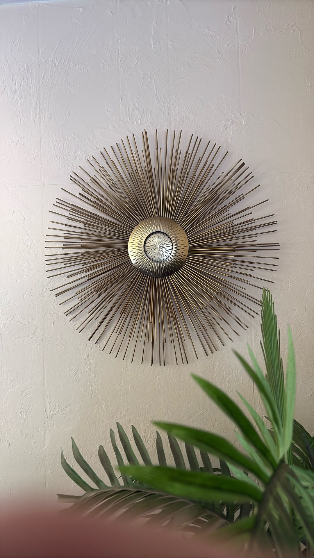 Golden Wall Decor Great Condition