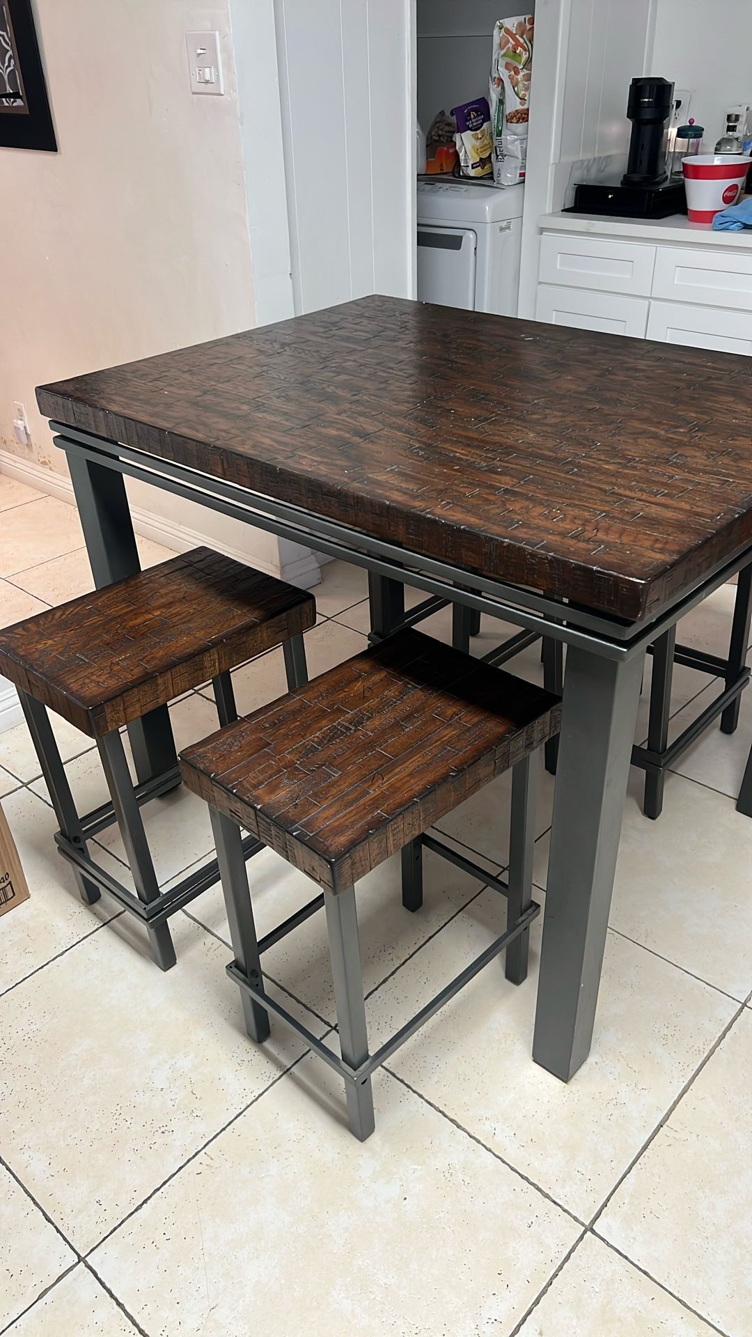 Bar Table
