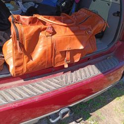 NICE LARGE LEATHER HANDBAG 