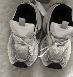Chunky Wide Sneakers (heavy) Size 9