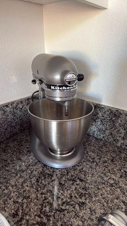 KitchenAid Stand Mixer with Stainless Steel Bowl